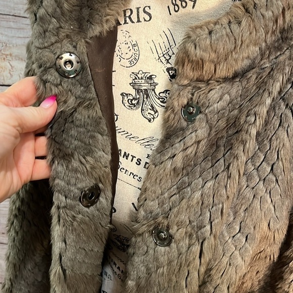 Sisters Outerwear Faux Fur Cape Pockets Textured One Button Large - Picture 6 of 8